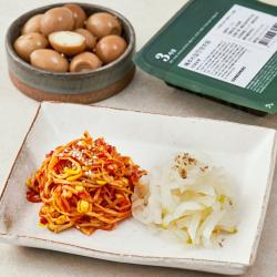 집반찬연구소 매콤 콩나물무침 90g + 메추리알 장조림 110g + 무나물 100g, 1세트