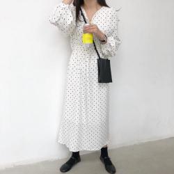여성 봄 가을 원피스 실용적인 가격 모델은 이른 봄 모델은 작은 장난기 가득한 귀여운 웨이브 포인트 느슨한 V - 목 드레스 세련된