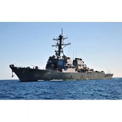 홈 편의 시설 유도 미사일 구축함 USS Cole (DDG 67)이 해상 비행장 키 해안에서 진행 중입니다 lt;! gt;, 한 가지 색