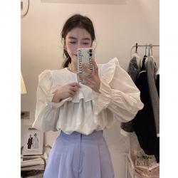 KORELAN 러플 브이넥 셔츠는 굉장히 요정같고 고급스러운 느낌은 루즈하고 화이트 긴팔 탑을 입요