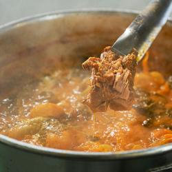 야식이 생각날 때 여럿이 간편하게 시원한 수제 감자탕 700g 6인분, 700g*6팩+(라면+감자수제비)