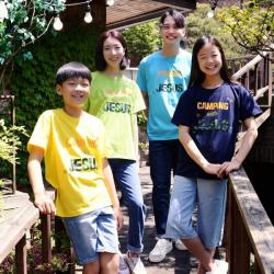 호산나몰 2020년 감리교여름성경학교티셔츠 캠핑 위드 지저스 그린 Camping with jesus 주일학교티셔츠 교회학교티셔츠 교회티셔츠 교회단체티 수련회티셔츠 교회티 갓피플 파이디온 반팔 티셔츠