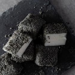 [경기도가떡] 국산 수제떡 흑임자 인절미 (냉장) 800~950g 56개 1box, 쇼핑백 추가
