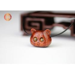- 박달나무 단향목 펜던트 단목본명 호랑이띠 자단목 조각 귀여운 호랑이 생신 선물 장신구 환송
